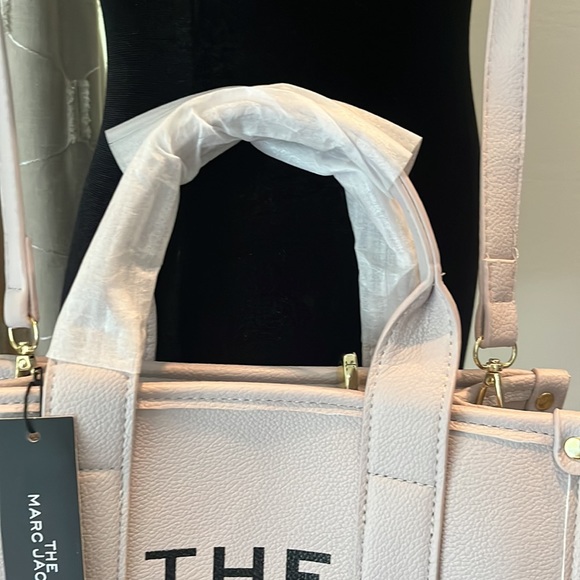 COPY - Light pink toThis is absolutely still for sale, even though it says sold. - Picture 4 of 16